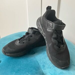 Nike Boys Running Lightweight Mesh Sneakers size US 1